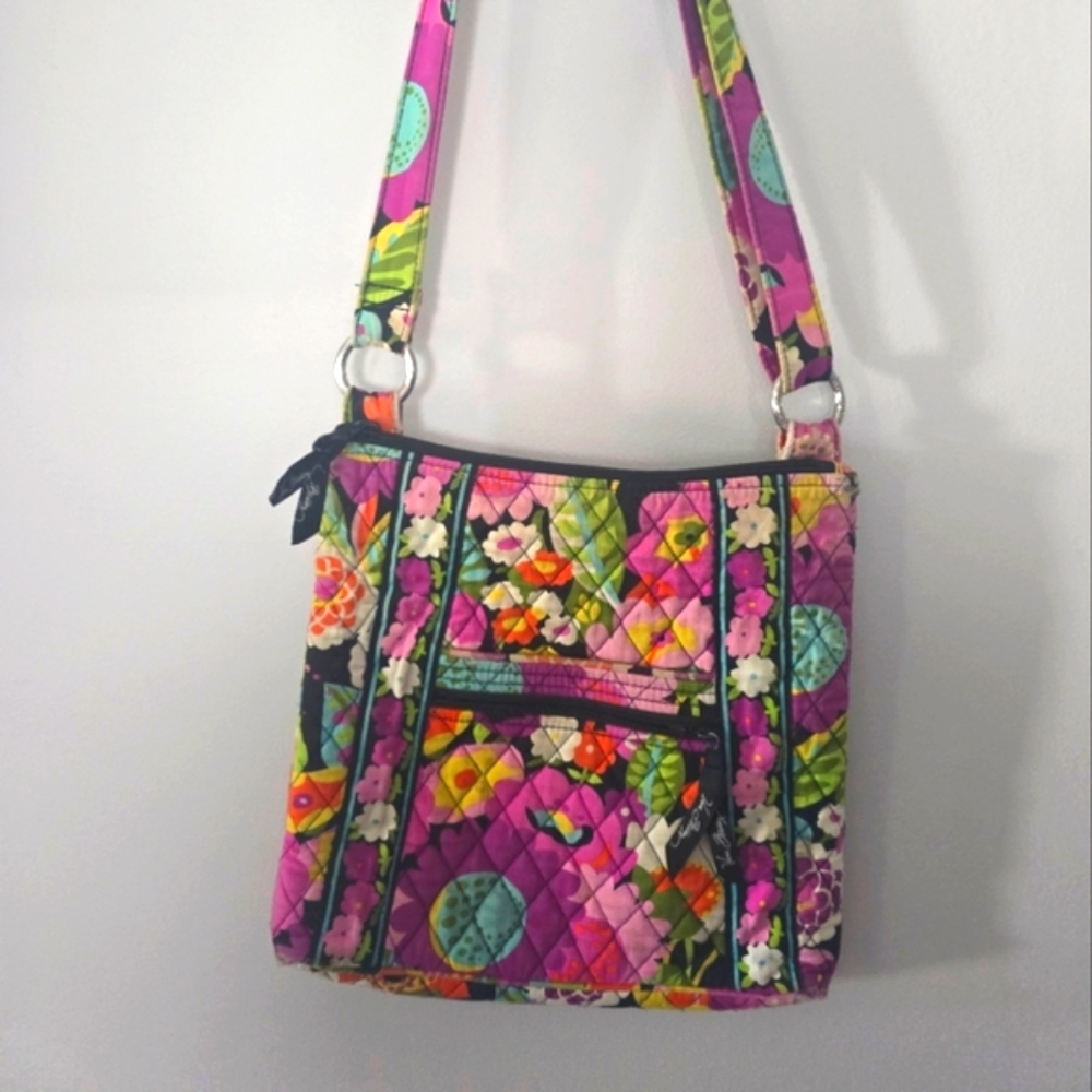 Vera Bradley Crossbody Bag Va Va Bloom GUC Smoke Free Pet Friendly.